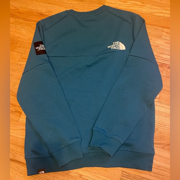 The North Face sweater - Picture 2 of 4